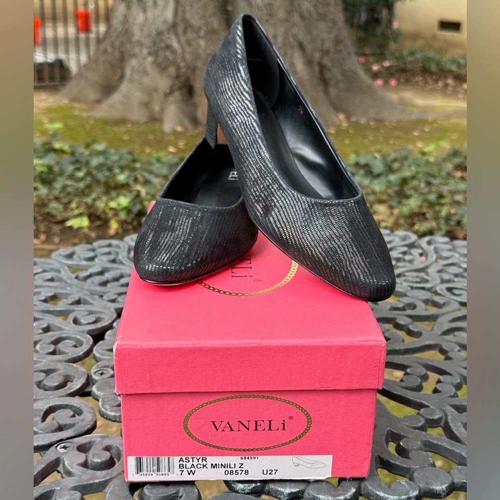 NIB Vaneli "Astyr" low-heel dress pumps - size 7W